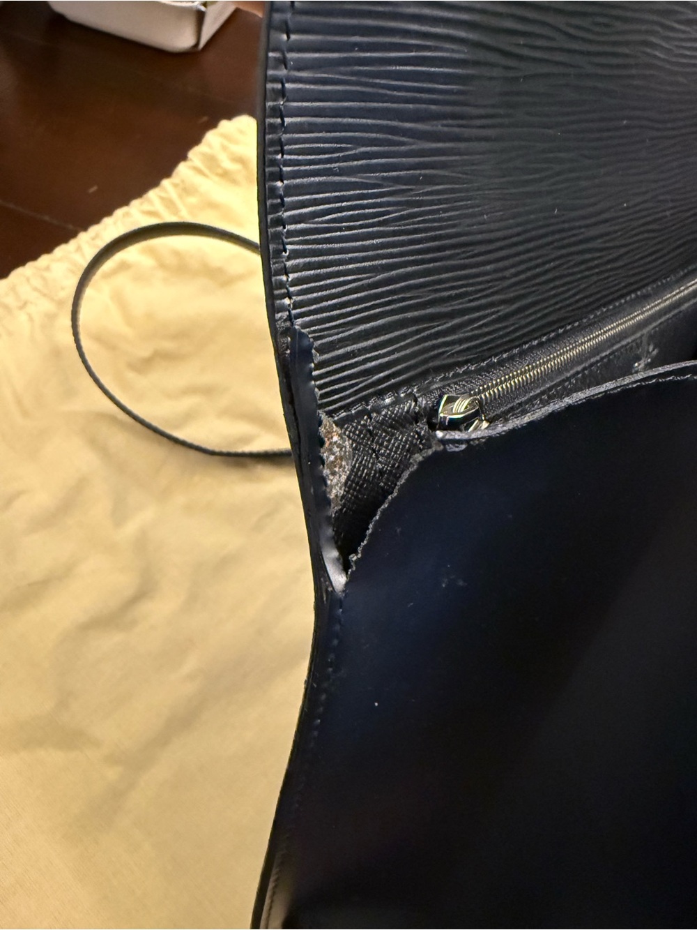 Louis Vuitton Black Epi Leather Monceau with Silver hardware - Picture 6 of 12